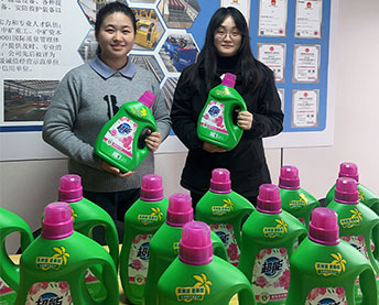 暖心相伴，共庆 “三八” 妇女节