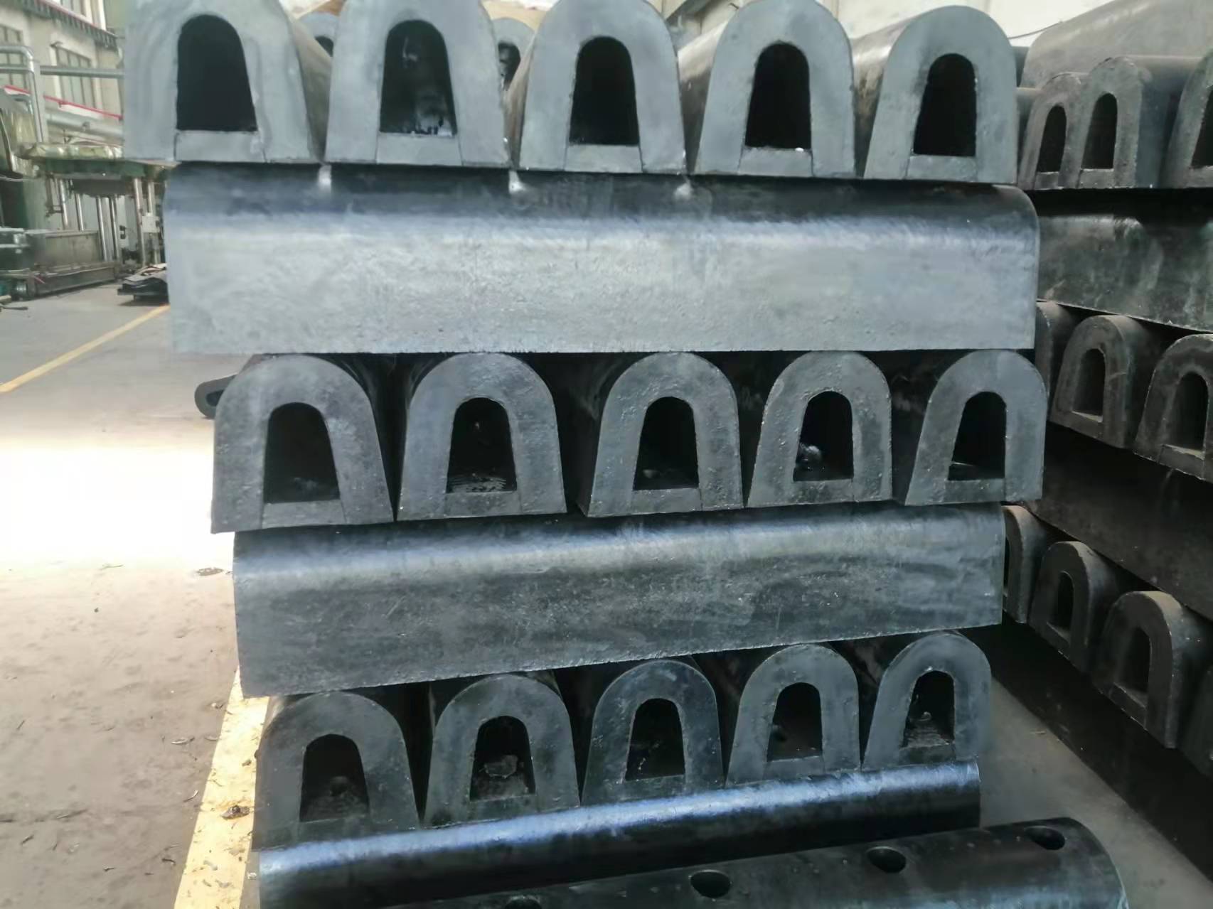 橡胶护舷核心材质与工作原理